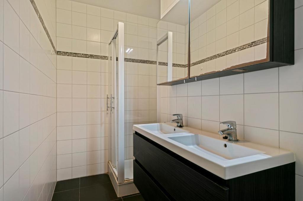 Apartment In Heart Of Brussel City With Balcony View Exterior photo